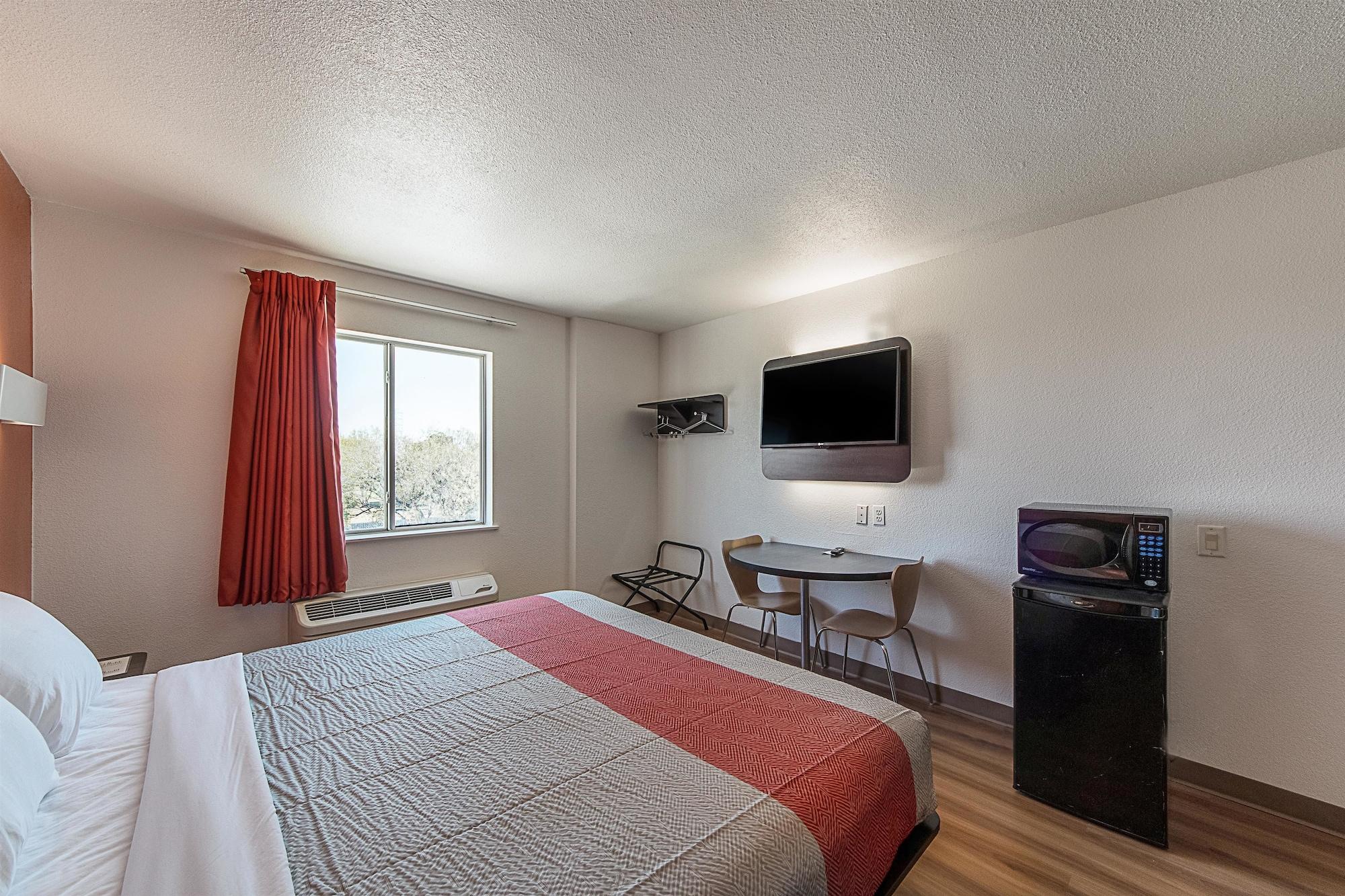 Motel 6-San Antonio, Tx - Downtown - Alamo Dome Экстерьер фото