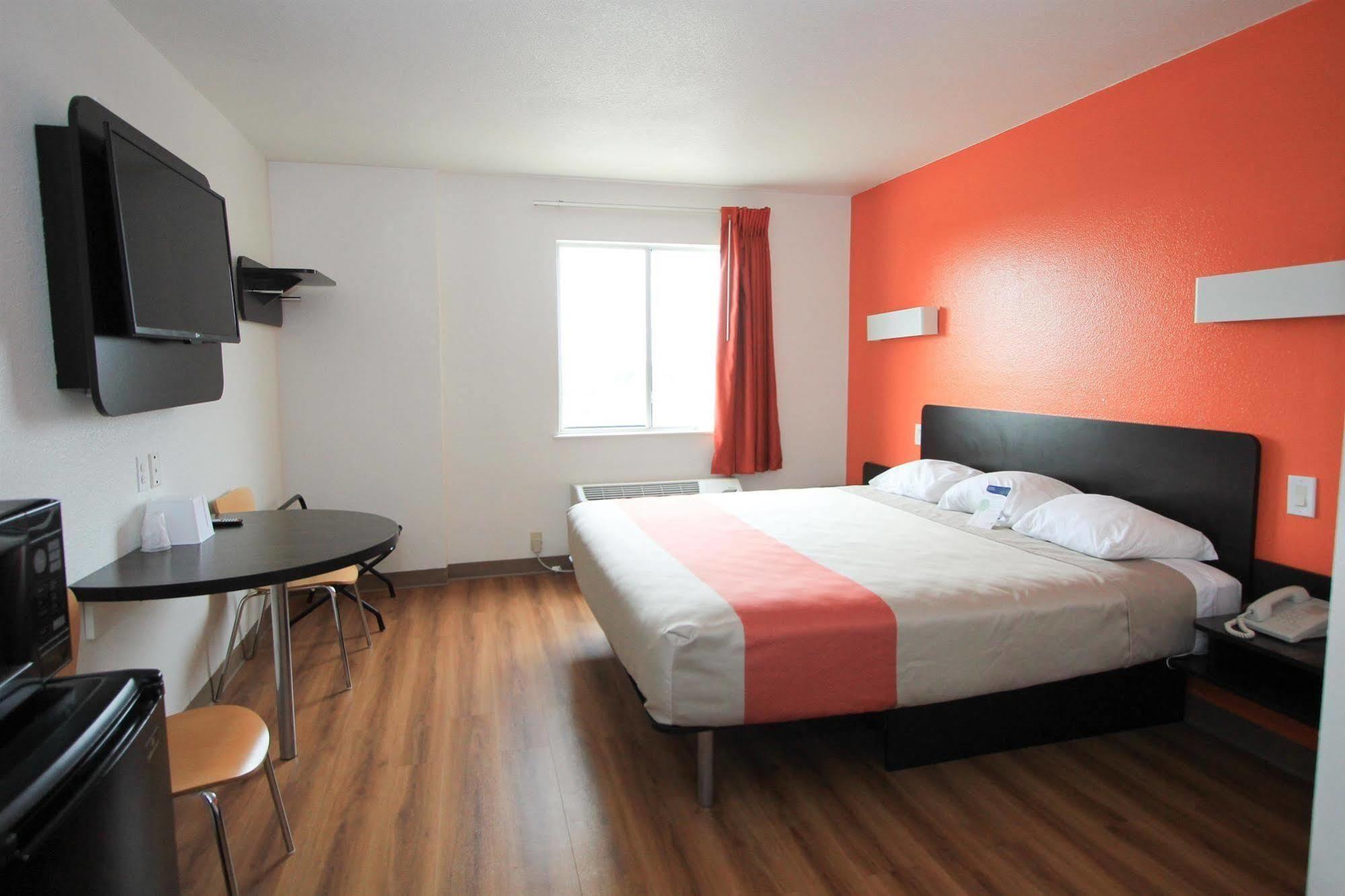 Motel 6-San Antonio, Tx - Downtown - Alamo Dome Экстерьер фото