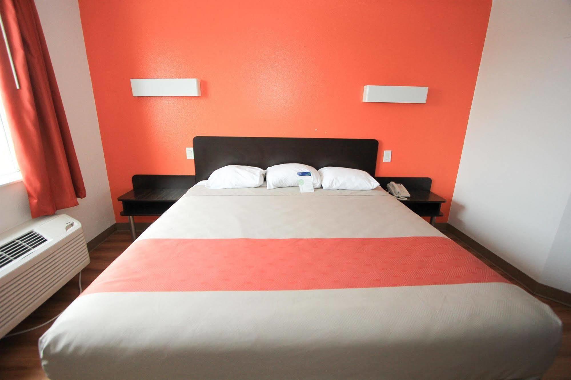 Motel 6-San Antonio, Tx - Downtown - Alamo Dome Экстерьер фото